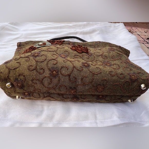 Hand-Made Ladies Shoulder Tapestry Handbag - Picture 6 of 6